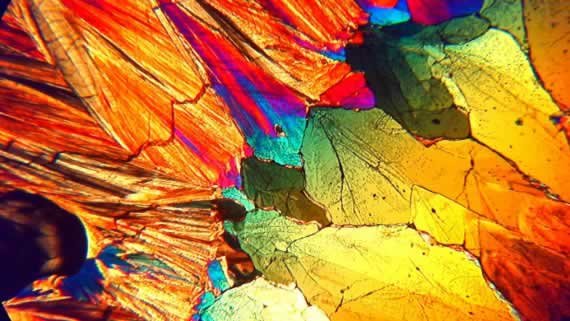Xylitol crystallization (polarization with lambda compensator) Xylitol crystallization (polarization with lambda compensator)